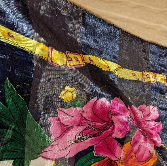 *Silky Sophisticated Floral Fashion Scarf, Square 38"x38" - Picture 9 of 11